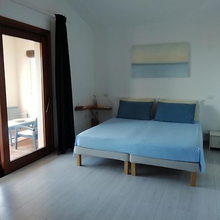 Frina Di Mari B&B Сан-Теодоро Экстерьер фото